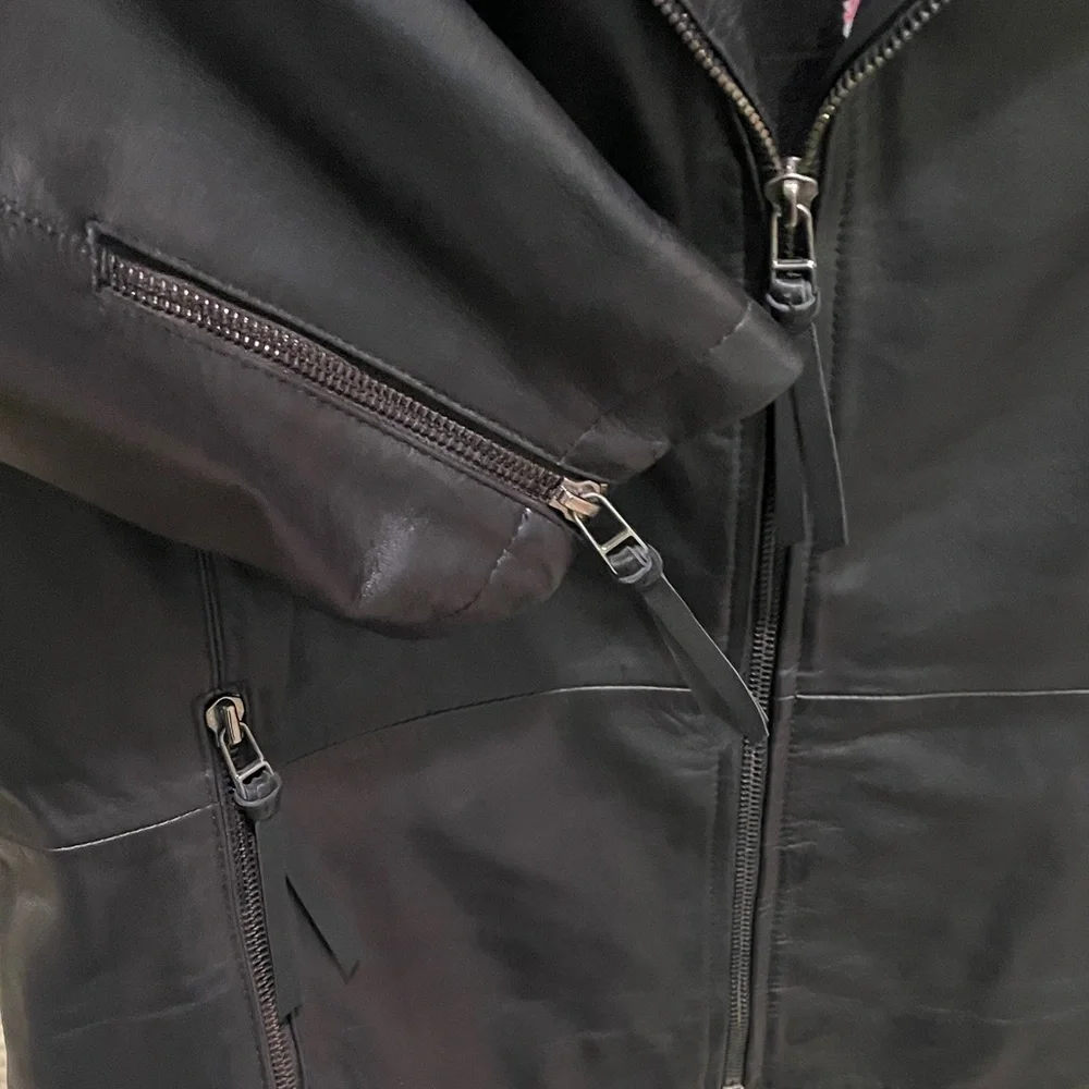 Scully Women's Elegant Black Leather Jacket - Picture 4 of 5